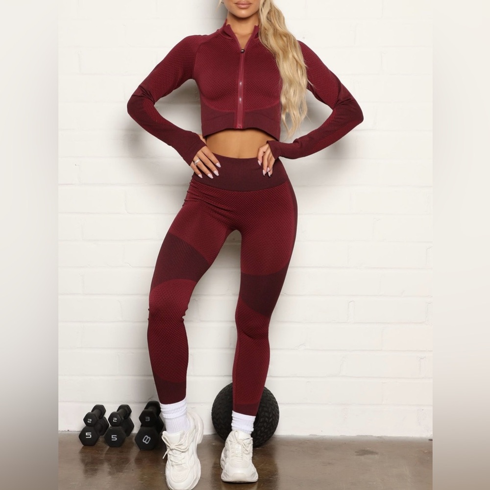 New 3 Piece Burgundy Active Seamless Legging, Sports Bra and Top Bundle – S